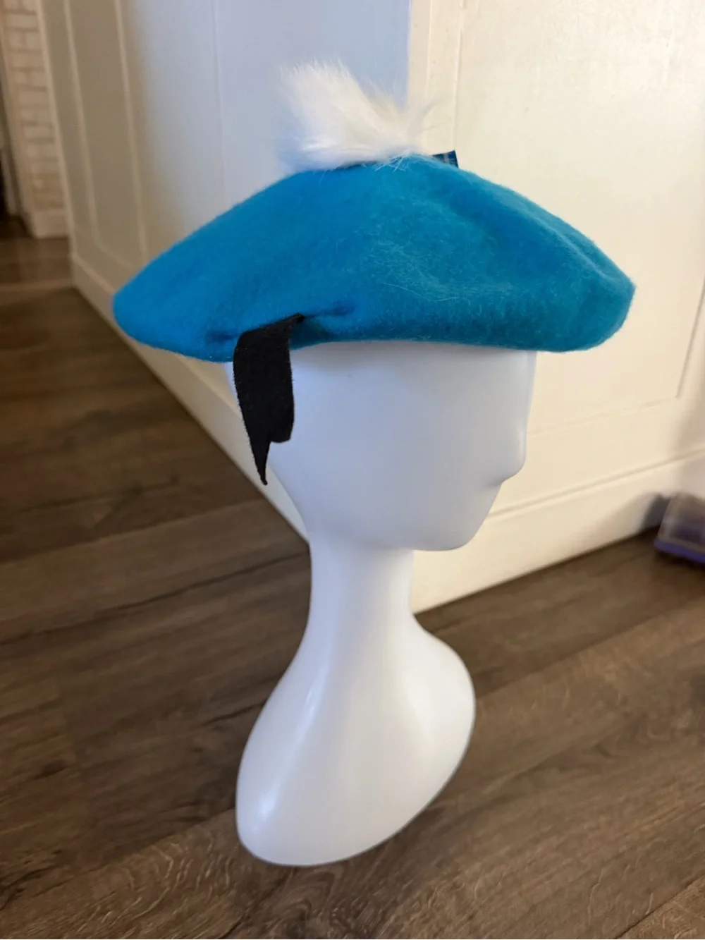 Disney Donald Duck Beret Hat 90th Anniversary Blue Disneyland Parks White New